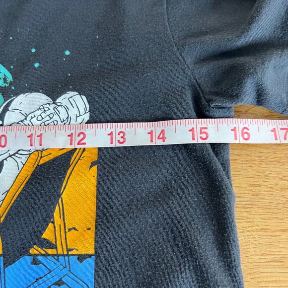 Old Navy Kick Back & Relax Astronaut Soccer Ball Black Tee Large 10-12 - Picture 8 of 9